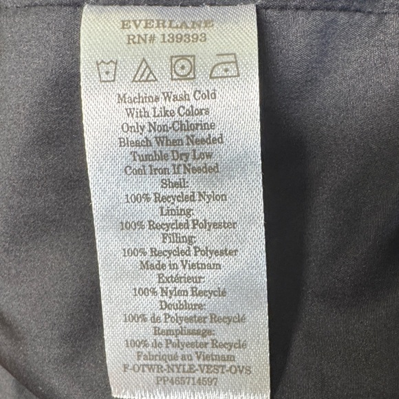 Everlane Orange ReNew Puffer Vest Size Medium - Picture 10 of 10